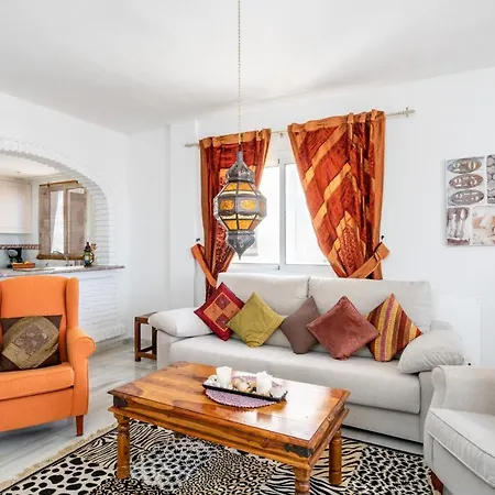 Hillside Flat With Pool In Calahonda By Costarentals - Ref 135 * Sitio de Calahonda