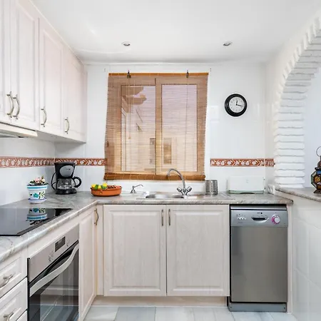Hillside Flat With Pool In Calahonda By Costarentals - Ref 135 Sitio de Calahonda
