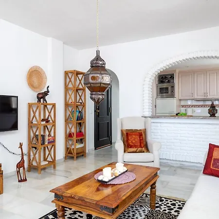 Hillside Flat With Pool In Calahonda By Costarentals - Ref 135 Sitio de Calahonda
