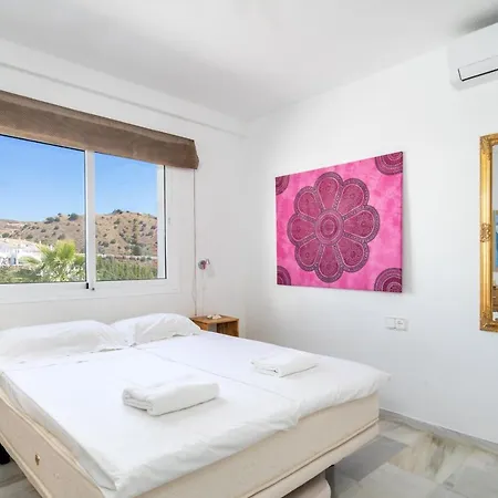 Hillside Flat With Pool In Calahonda By Costarentals - Ref 135 * Sitio de Calahonda